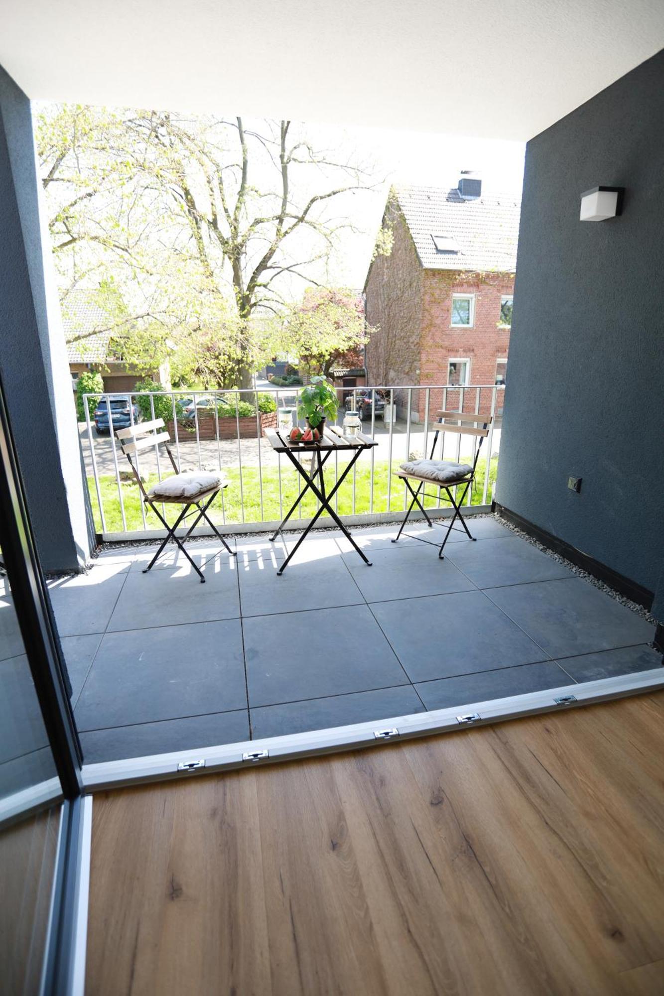 London Apartment Erfstadt: Family & Business Haven near Cologne Erftstadt Exterior photo