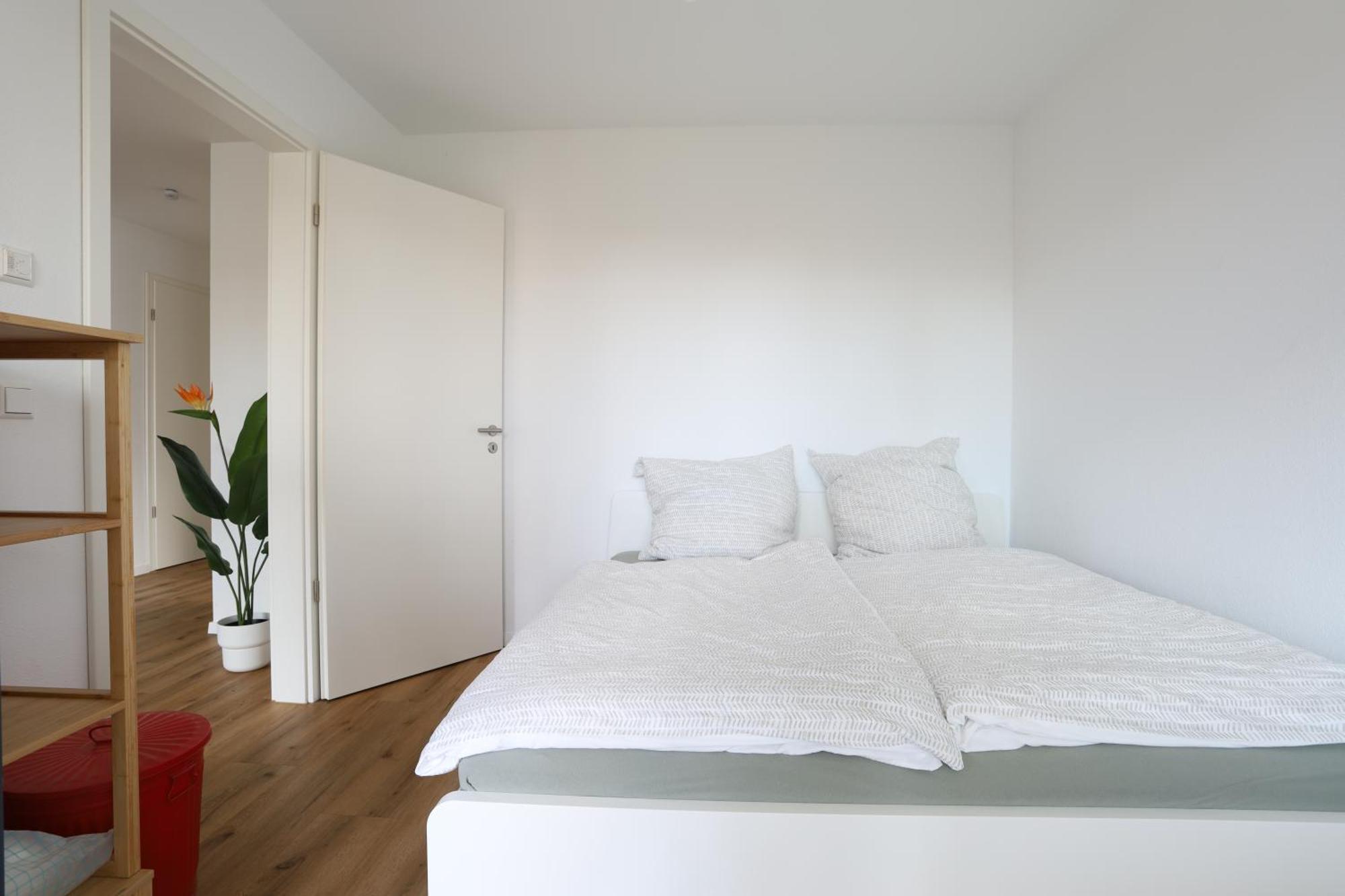 London Apartment Erfstadt: Family & Business Haven near Cologne Erftstadt Exterior photo